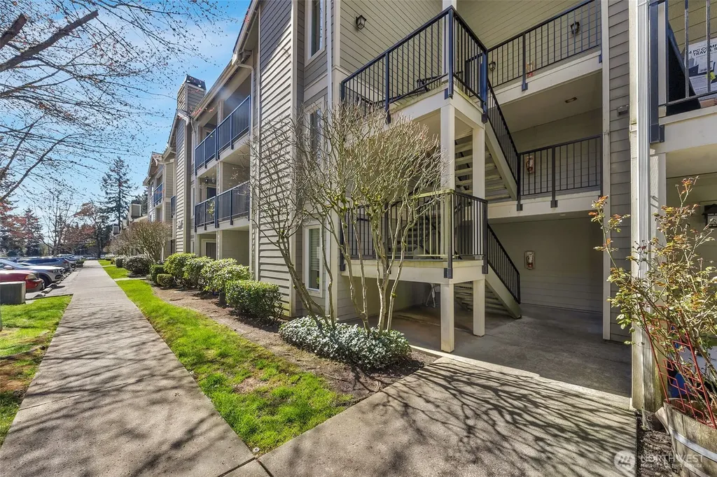6527 200th Street SW Lynnwood WA 98036