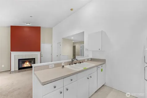 6527 200th Street SW Lynnwood WA 98036