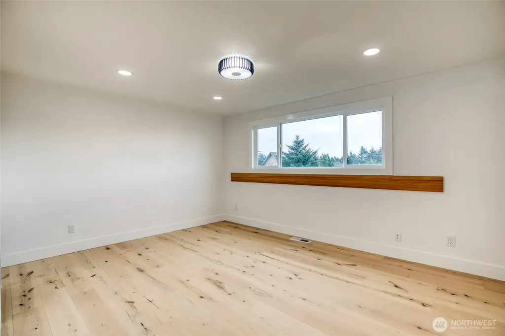 506 Sand Dune Avenue SW Ocean Shores WA 98569