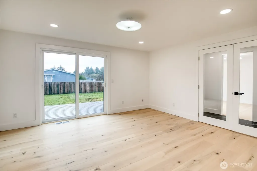 506 Sand Dune Avenue SW Ocean Shores WA 98569
