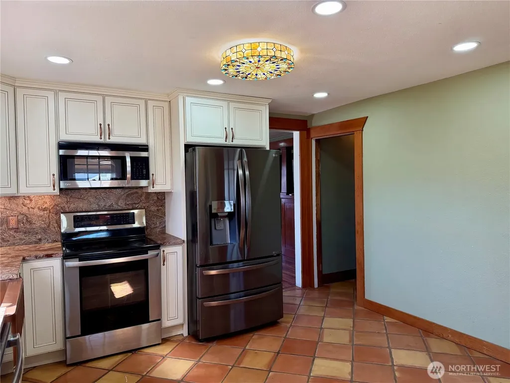 215 NW Cole Avenue Wilbur WA 99185