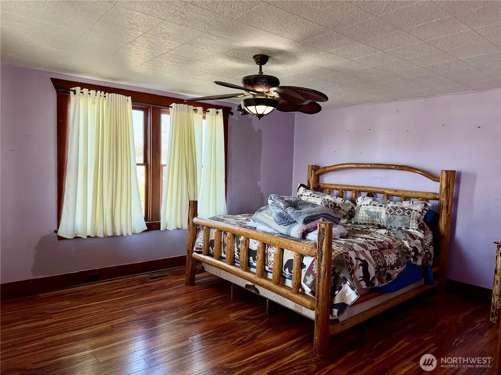 215 NW Cole Avenue Wilbur WA 99185