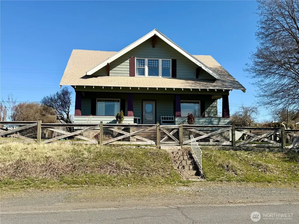 215 NW Cole Avenue Wilbur WA 99185