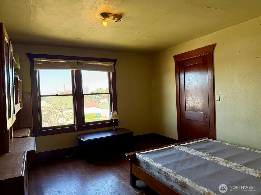 215 NW Cole Avenue Wilbur WA 99185