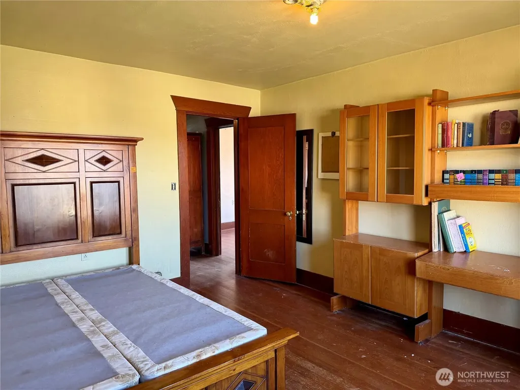 215 NW Cole Avenue Wilbur WA 99185