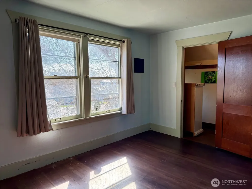215 NW Cole Avenue Wilbur WA 99185