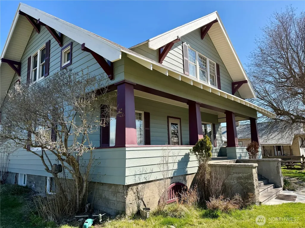 215 NW Cole Avenue Wilbur WA 99185
