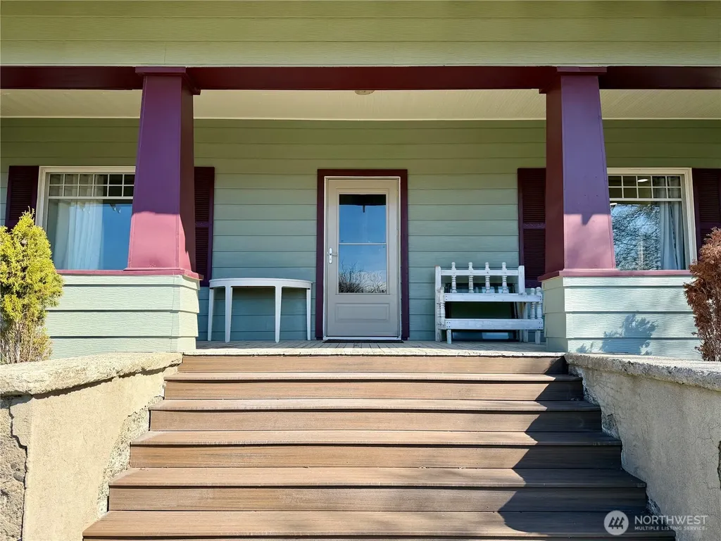 215 NW Cole Avenue Wilbur WA 99185