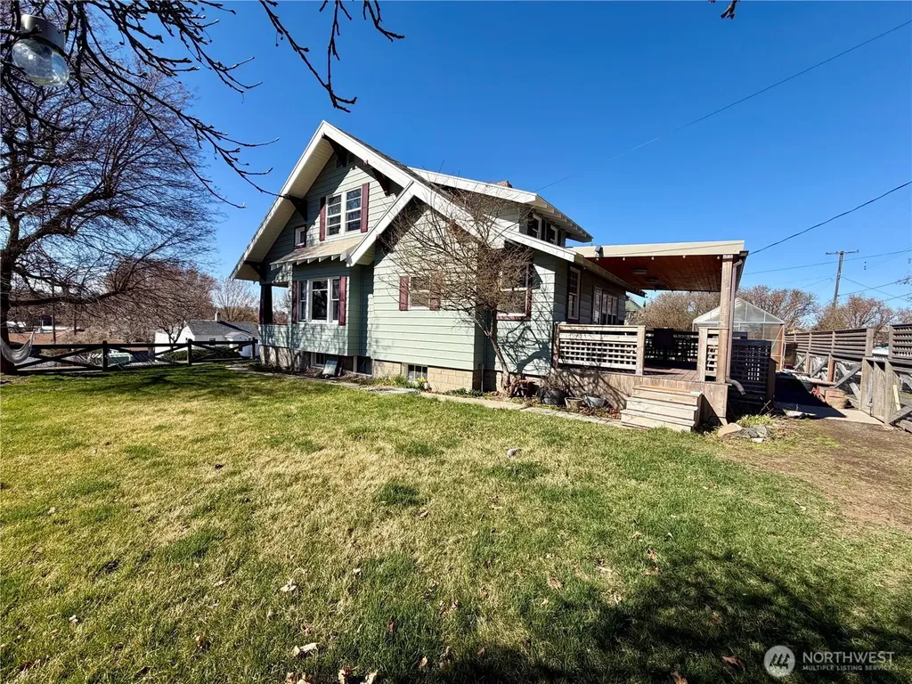 215 NW Cole Avenue Wilbur WA 99185
