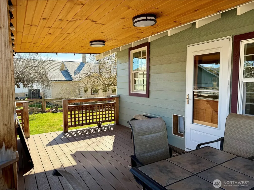 215 NW Cole Avenue Wilbur WA 99185