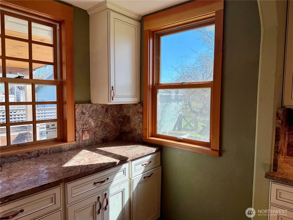 215 NW Cole Avenue Wilbur WA 99185