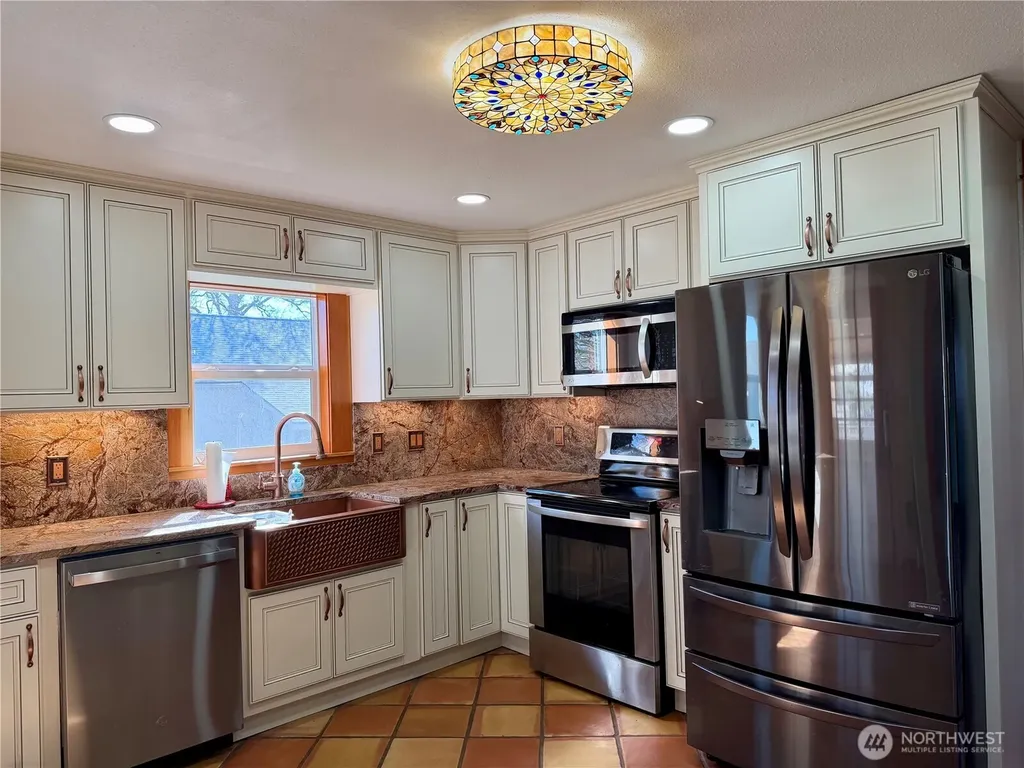 215 NW Cole Avenue Wilbur WA 99185