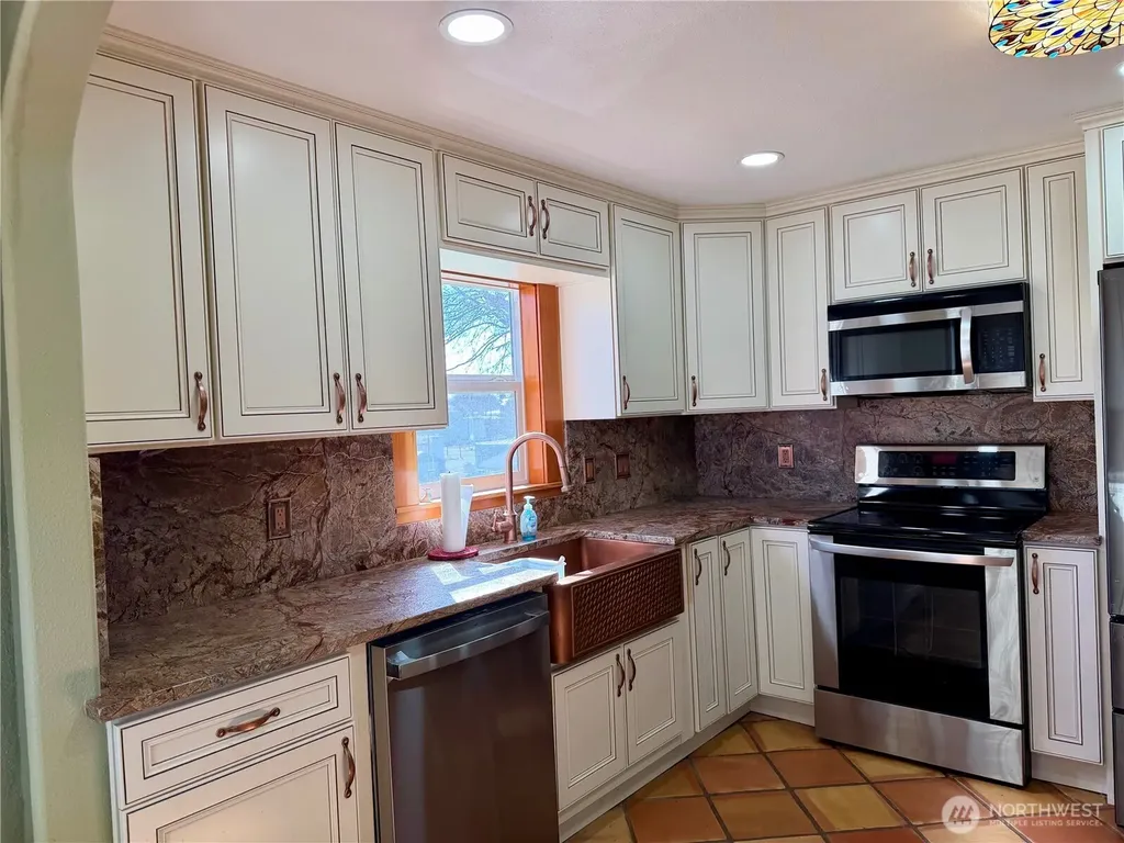 215 NW Cole Avenue Wilbur WA 99185