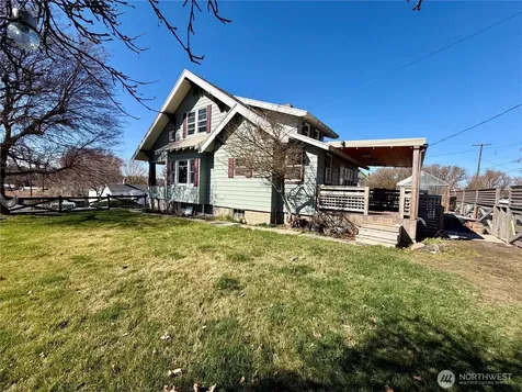 215 NW Cole Avenue Wilbur WA 99185