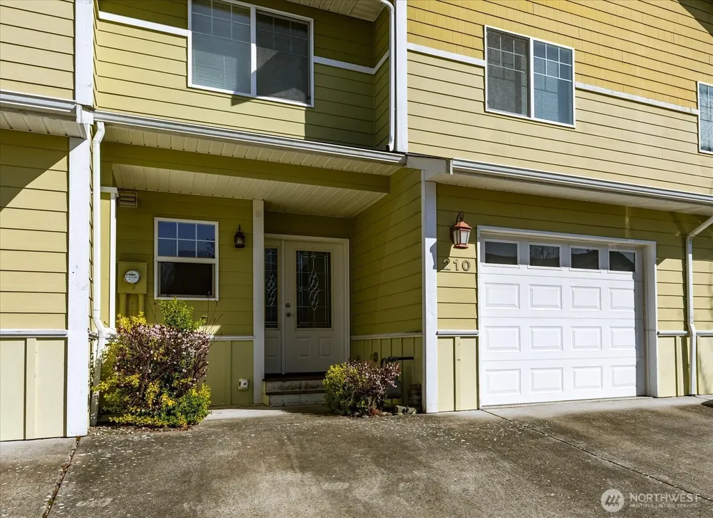 210 NE Melrose Drive Oak Harbor WA 98277
