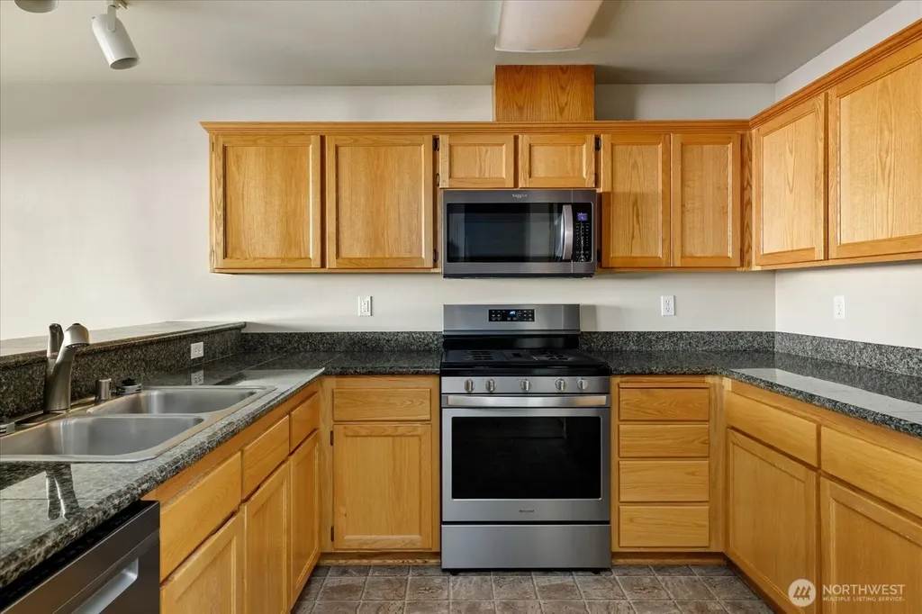 210 NE Melrose Drive Oak Harbor WA 98277