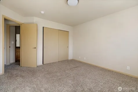 210 NE Melrose Drive Oak Harbor WA 98277