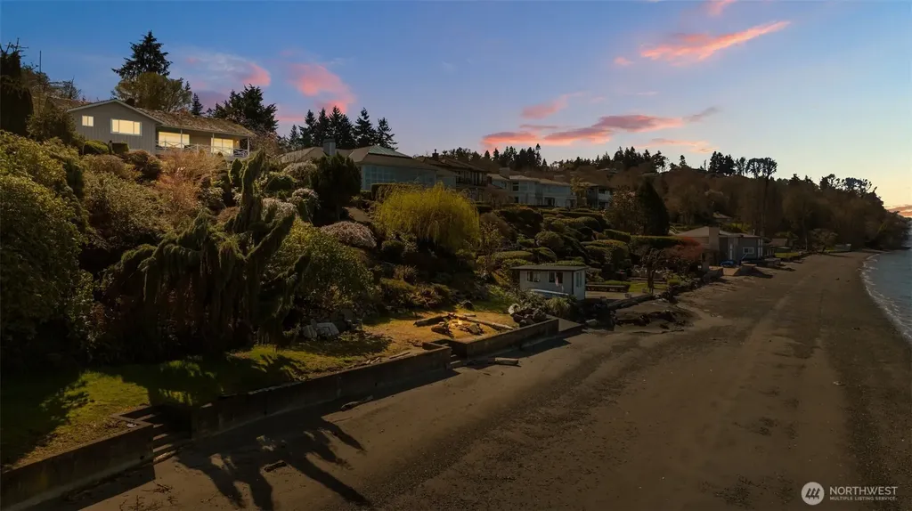 29903 Marine View Dr SW Federal Way WA 98023