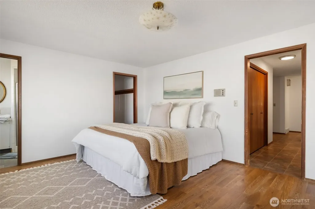 29903 Marine View Dr SW Federal Way WA 98023