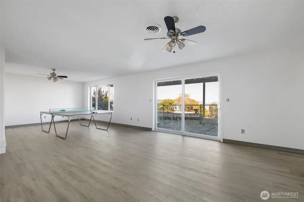 29903 Marine View Dr SW Federal Way WA 98023