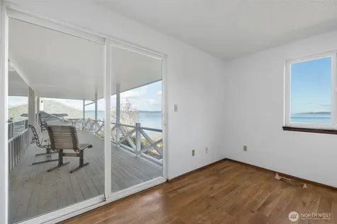 29903 Marine View Dr SW Federal Way WA 98023