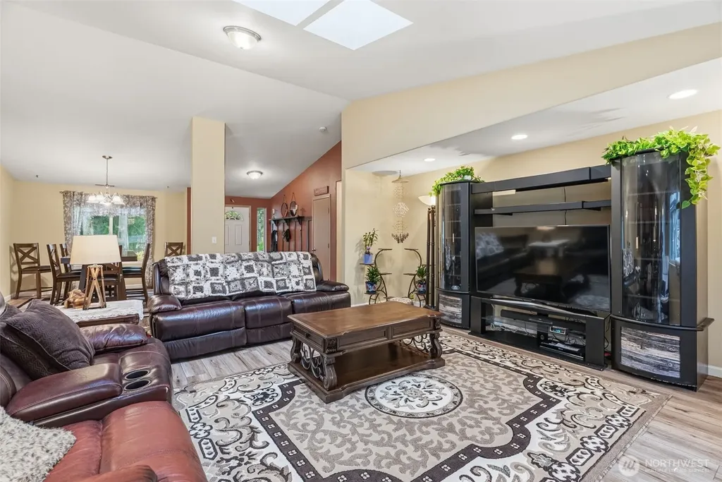 260 Trinity Drive Castle Rock WA 98611