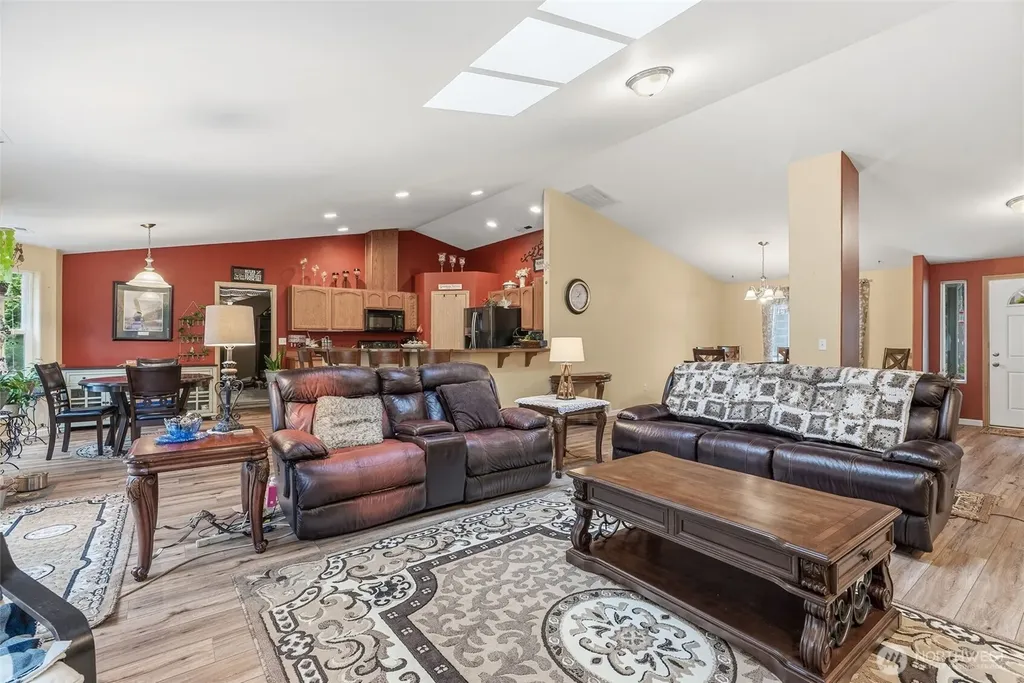 260 Trinity Drive Castle Rock WA 98611