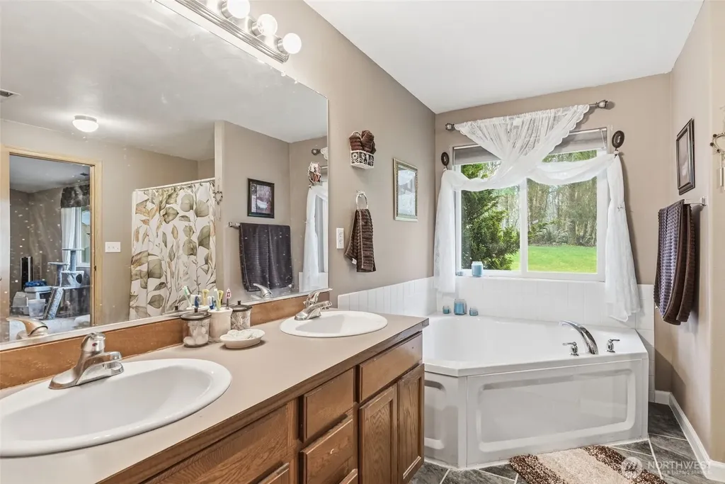 260 Trinity Drive Castle Rock WA 98611