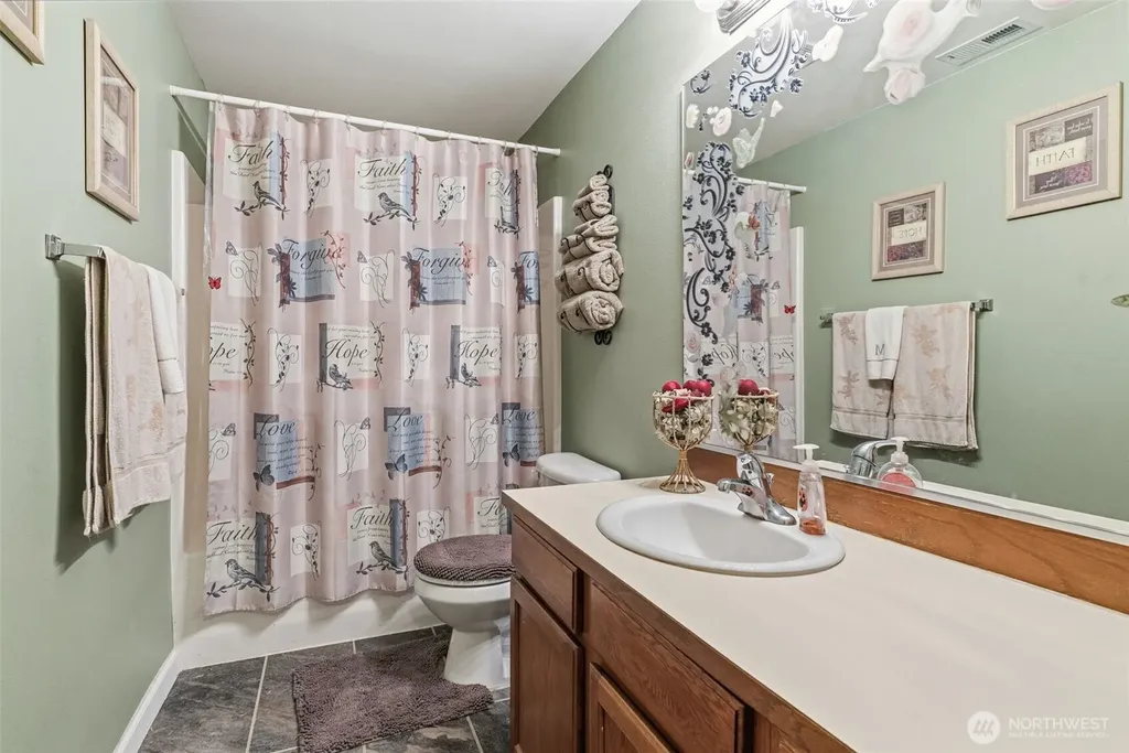 260 Trinity Drive Castle Rock WA 98611