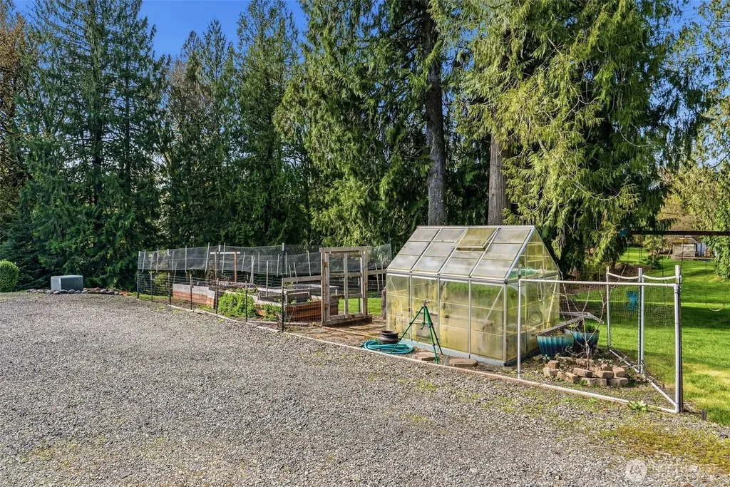 260 Trinity Drive Castle Rock WA 98611