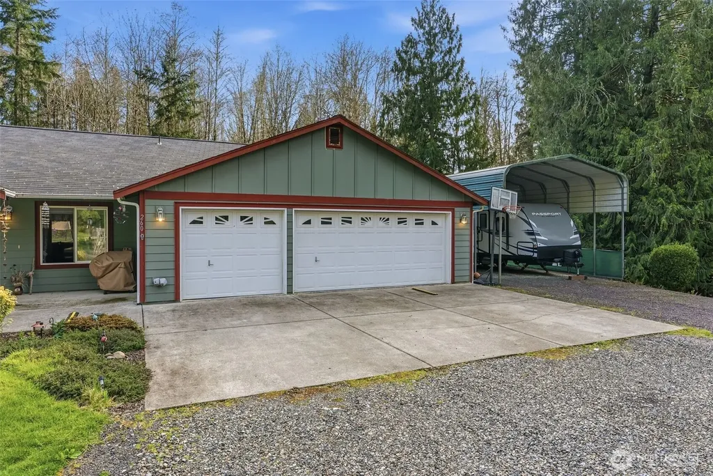 260 Trinity Drive Castle Rock WA 98611