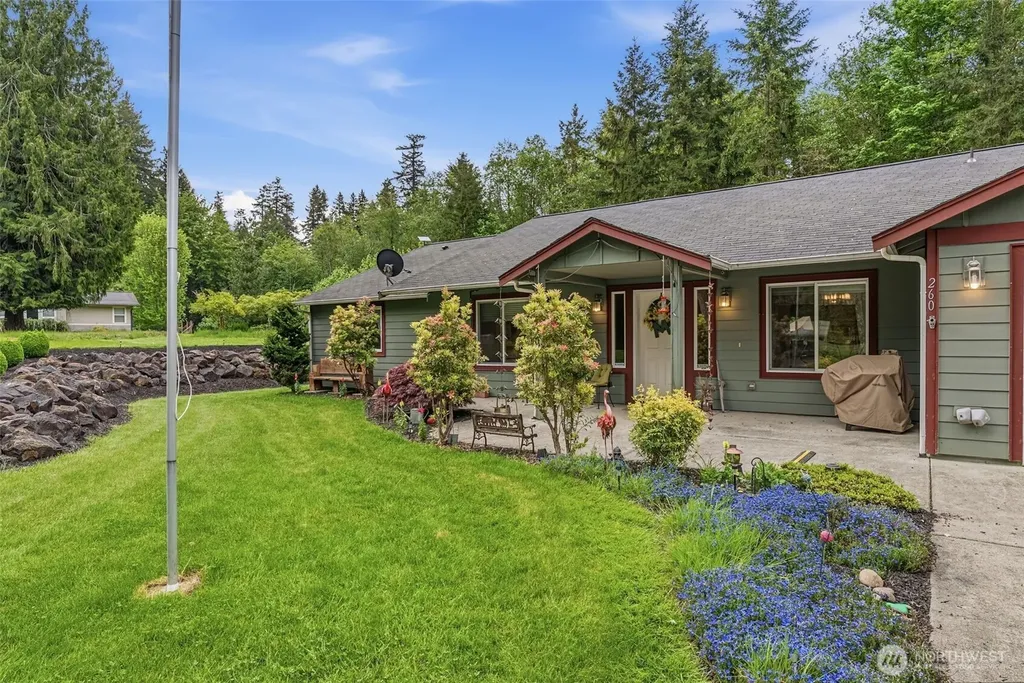 260 Trinity Drive Castle Rock WA 98611