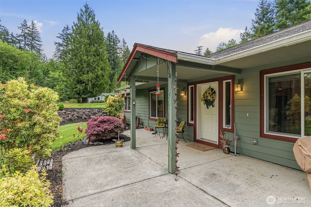 260 Trinity Drive Castle Rock WA 98611