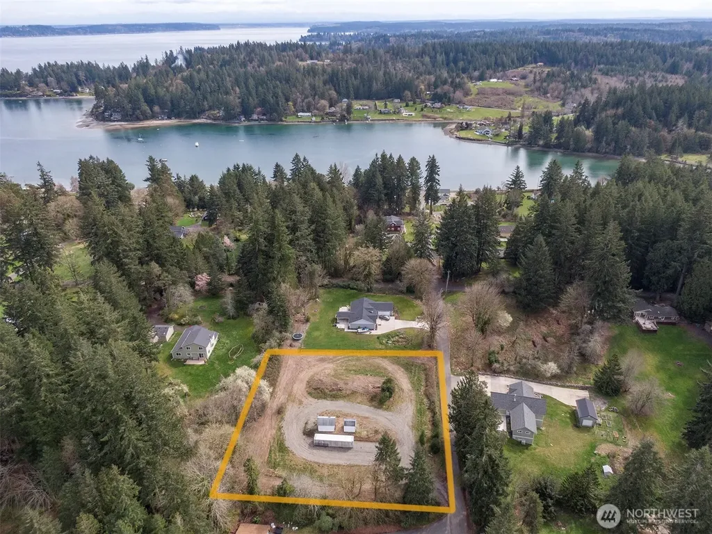 17227 4th Avenue NW Lakebay WA 98349
