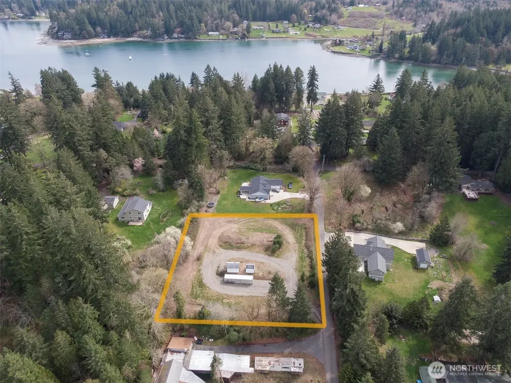 17227 4th Avenue NW Lakebay WA 98349