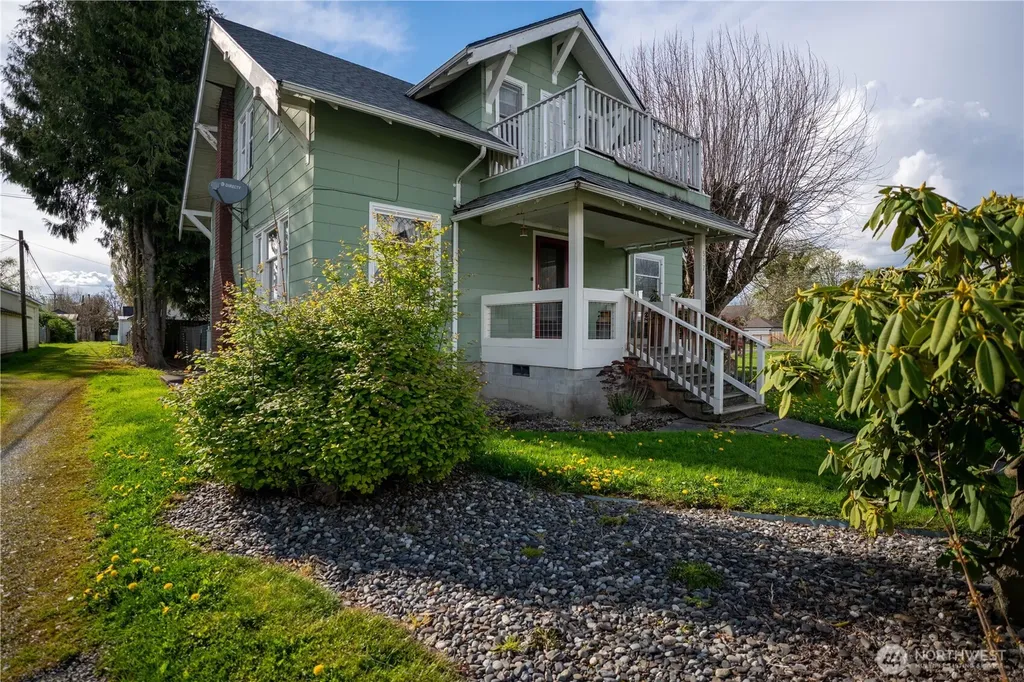 517 Lawson Street Sumas WA 98295