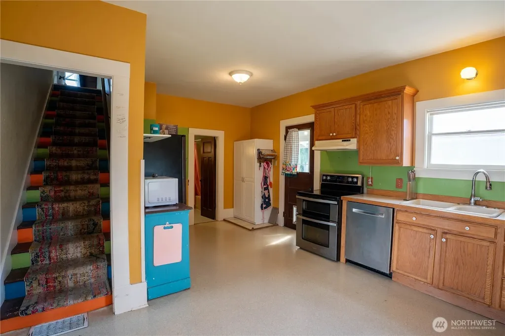 517 Lawson Street Sumas WA 98295