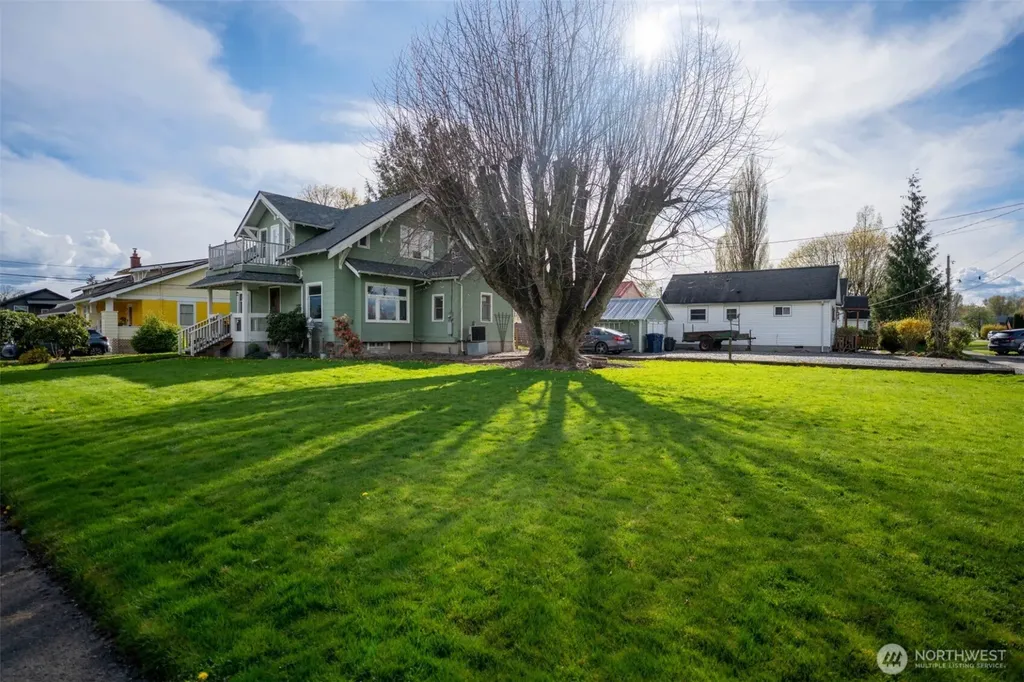 517 Lawson Street Sumas WA 98295