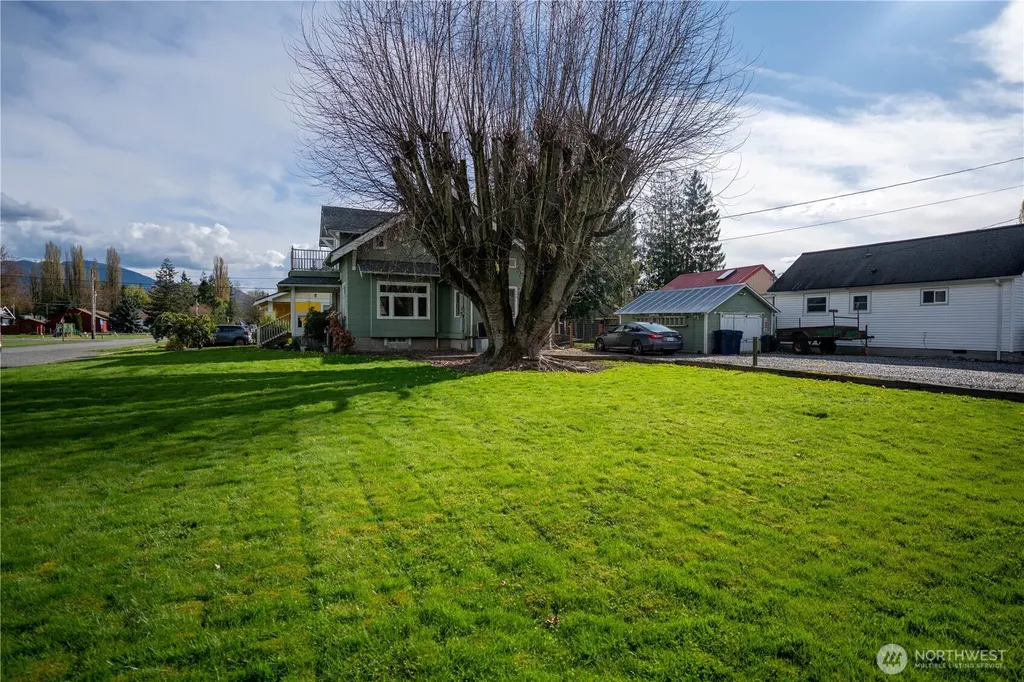 517 Lawson Street Sumas WA 98295