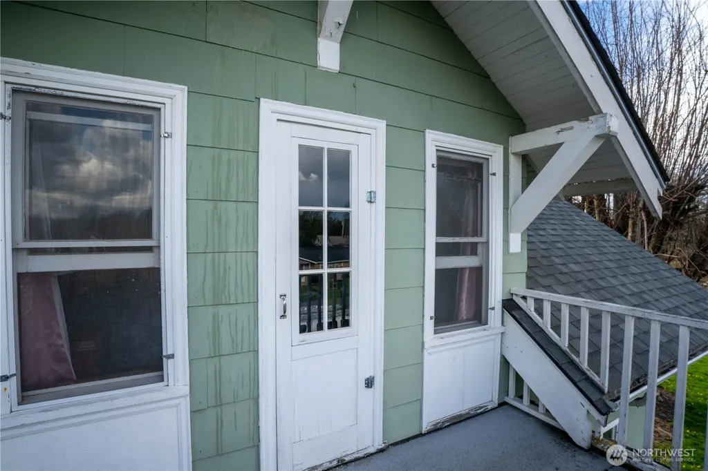 517 Lawson Street Sumas WA 98295