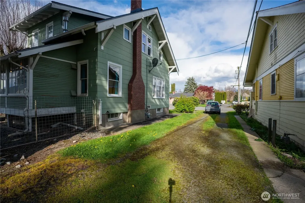 517 Lawson Street Sumas WA 98295