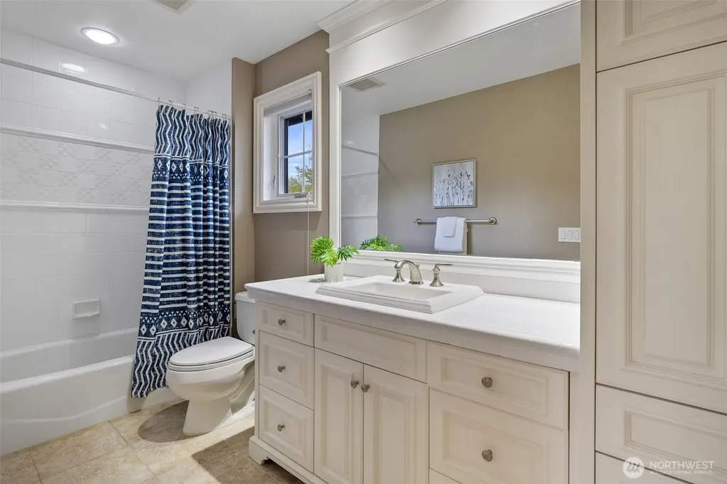 2753 204th Lane NE Sammamish WA 98074