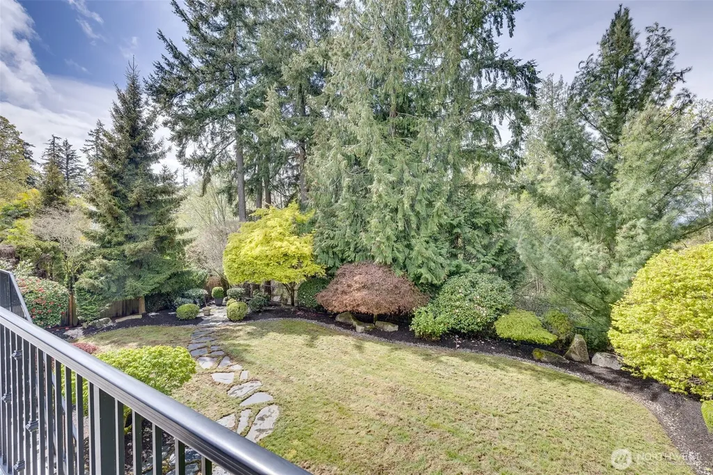 2753 204th Lane NE Sammamish WA 98074