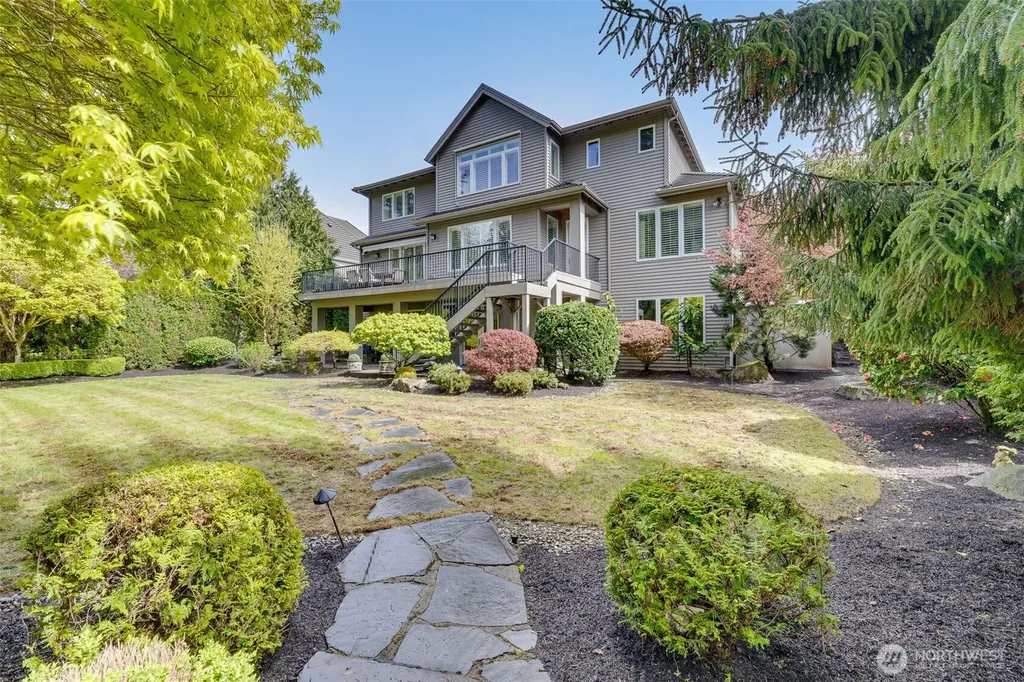 2753 204th Lane NE Sammamish WA 98074
