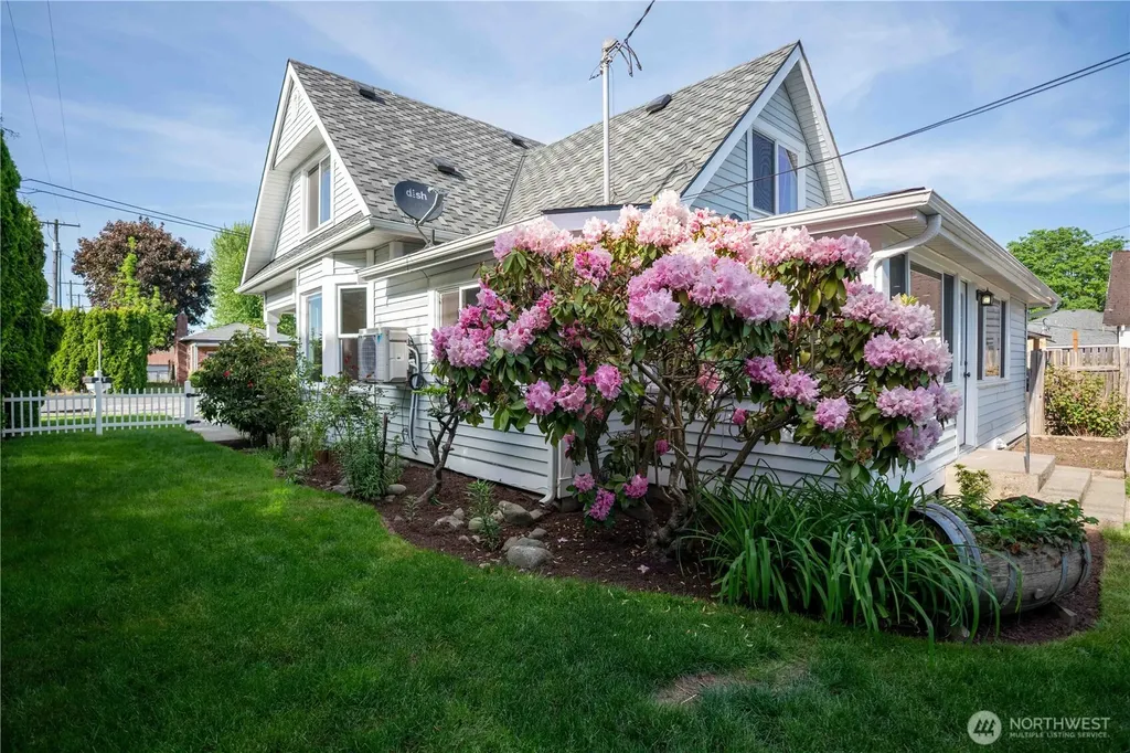 304 Sumas Avenue Sumas WA 98295