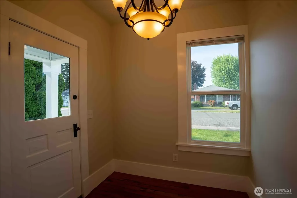 304 Sumas Avenue Sumas WA 98295