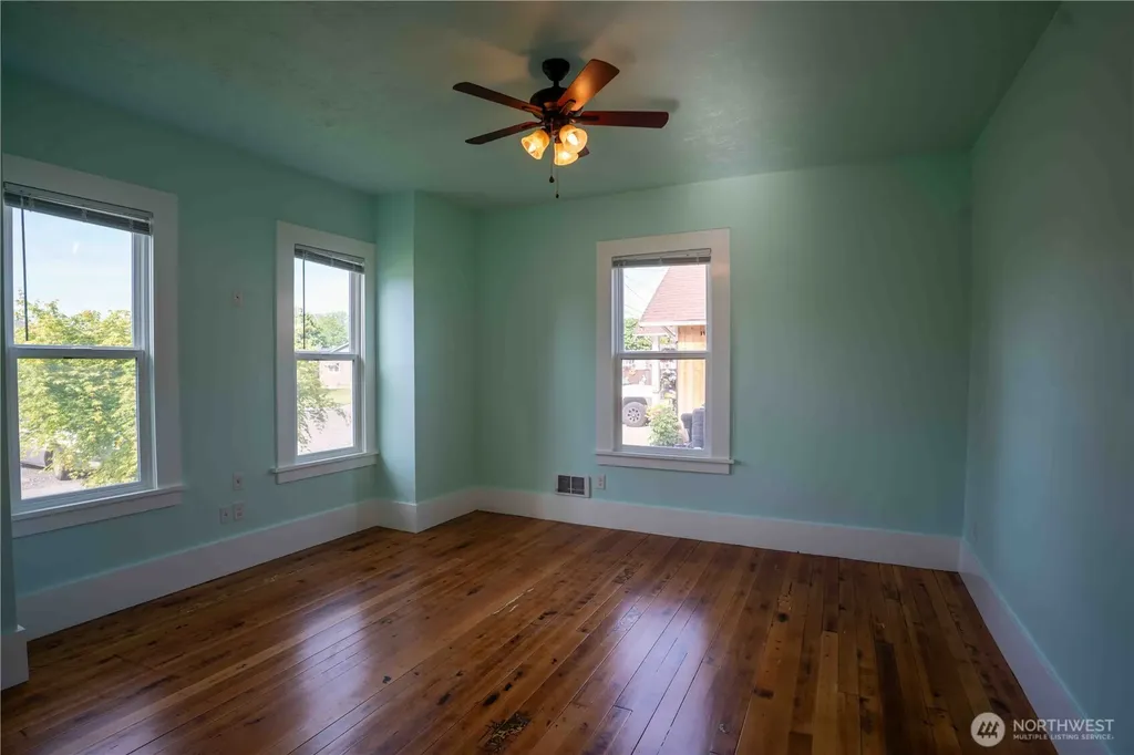 304 Sumas Avenue Sumas WA 98295