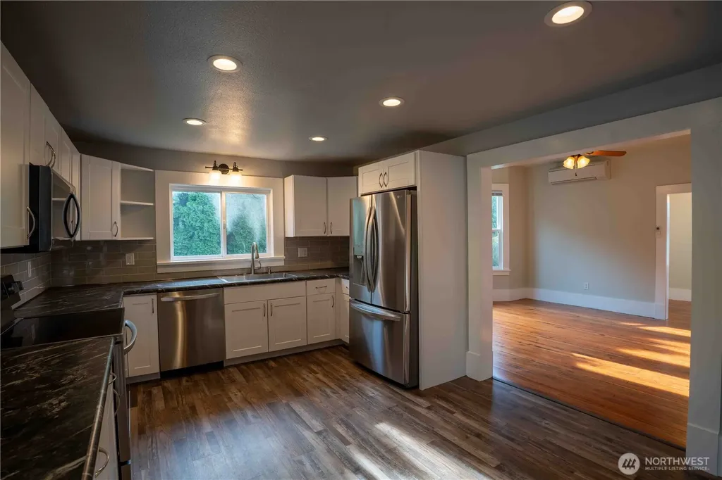 304 Sumas Avenue Sumas WA 98295