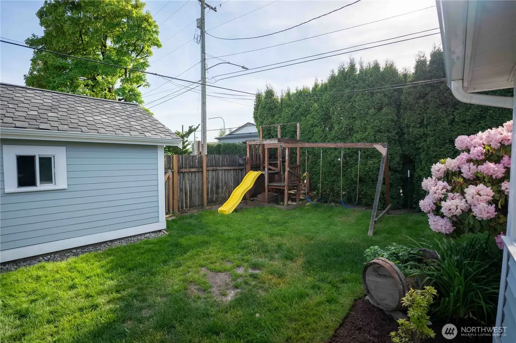 304 Sumas Avenue Sumas WA 98295