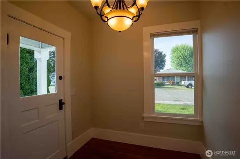 304 Sumas Avenue Sumas WA 98295